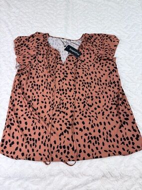 Simple Fun Rust Spot Print Flutter Sleeve Top